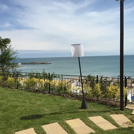 Porto Paradiso Complex